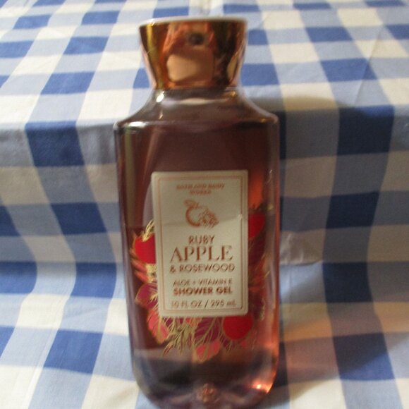 Bath & Body Works Ruby Apple & Rosewood Shower Gel 10 fl oz NEW - Picture 1 of 1